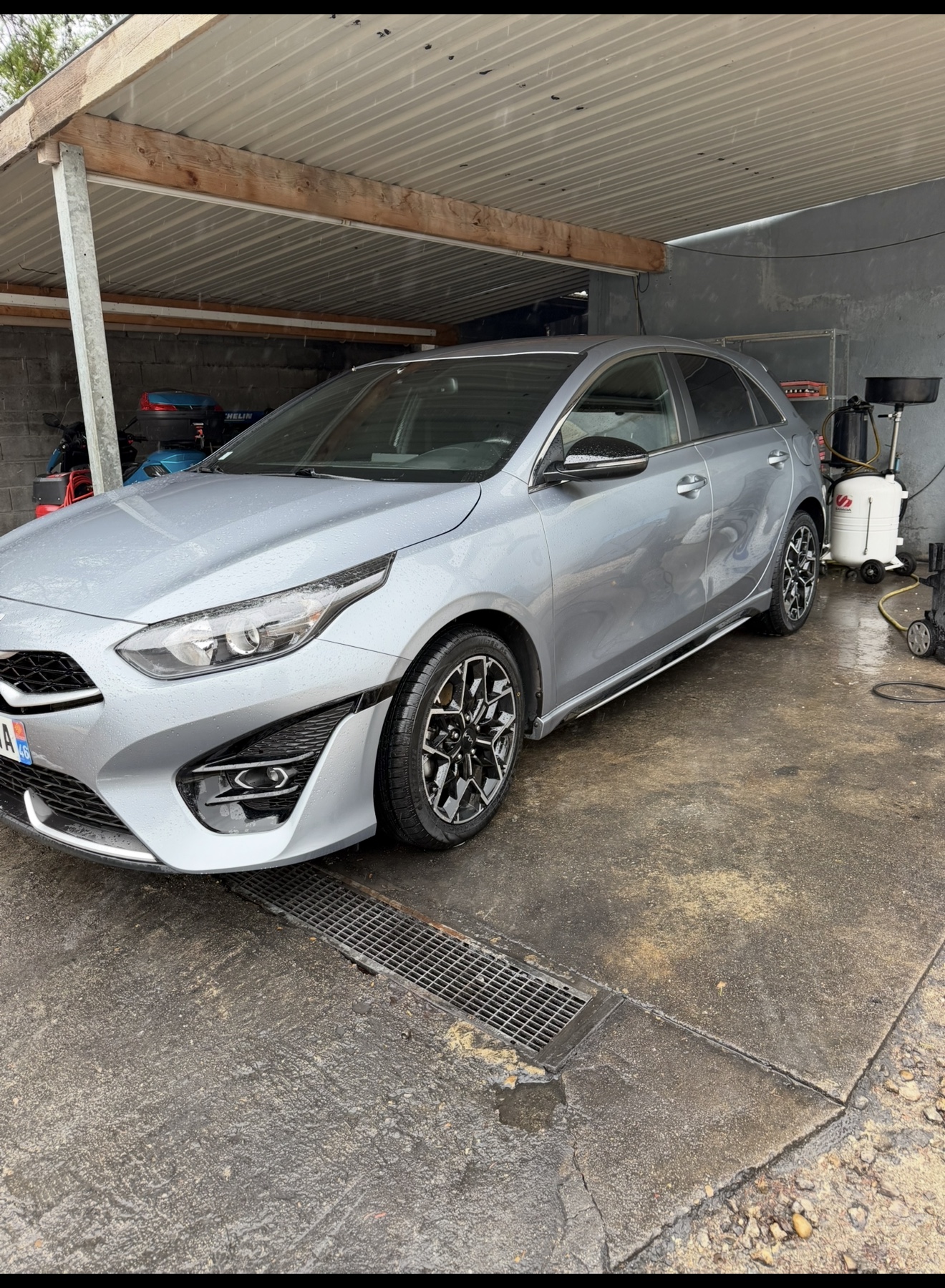 Kia Ceed préparée après nettoyage extérieur
